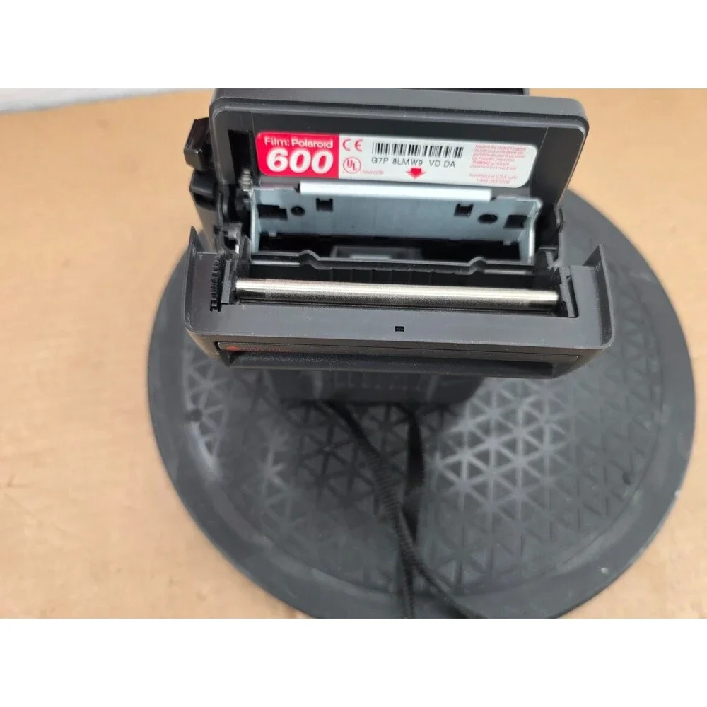 Vintage Polaroid One Step Close Up 600 Film Instant Camera with Strap